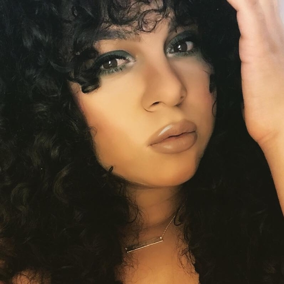 Meet your Posher, Dani - Picture 1 of 1